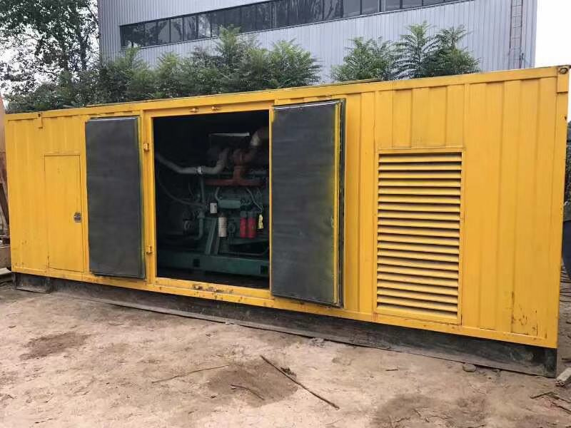 西区柴油发电机组滤清器内充满机油但压力不足如何进行故障排查？