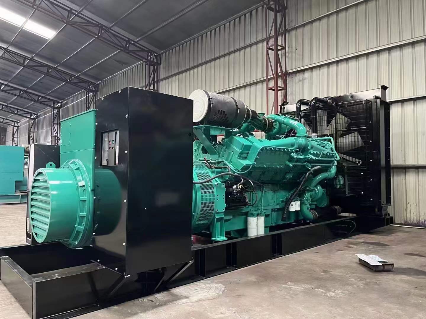 西区如何降低 800kW 柴油发电机输出电流的波动？