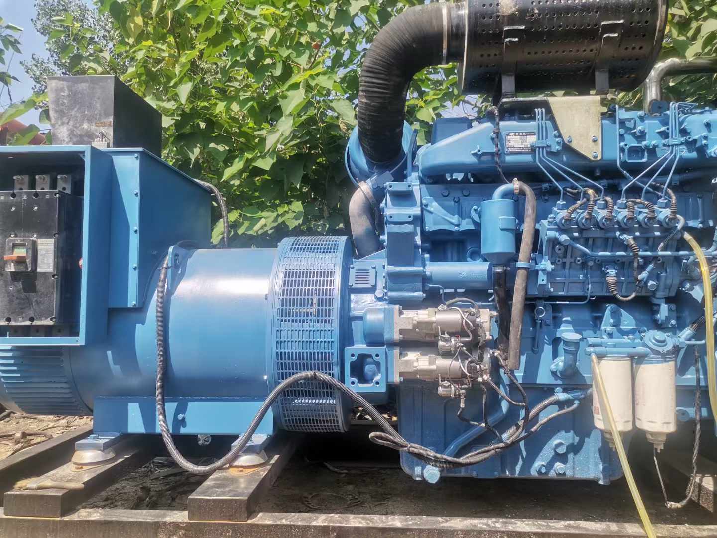 西区详细说明降低 800kW 柴油发电机输出电流波动的方法